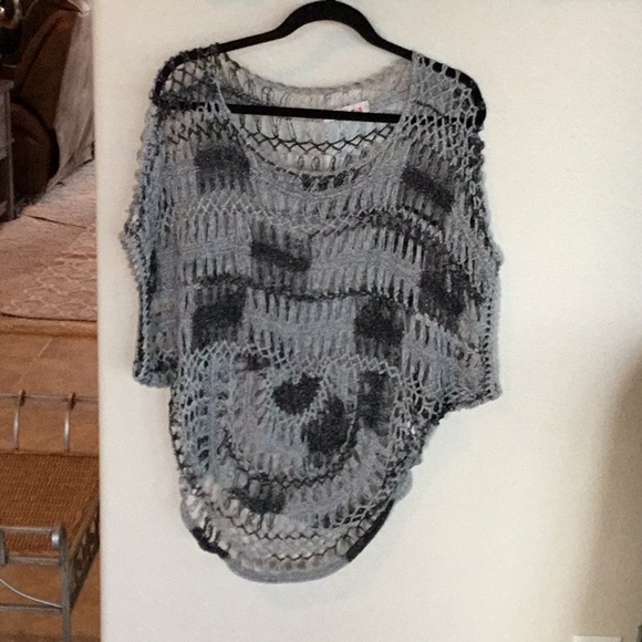 Black and Silver crochet top - Picture 1 of 1
